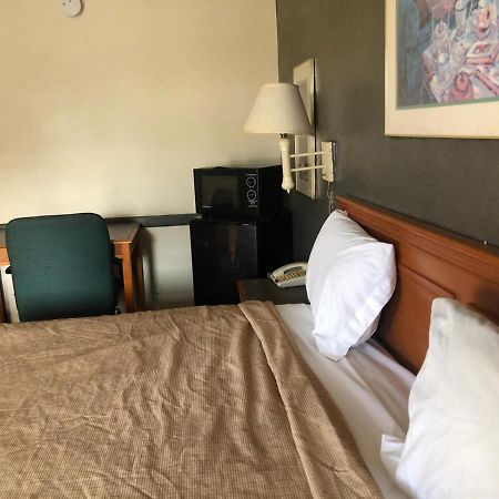 Airport Inn And Suites Tulsa Eksteriør billede