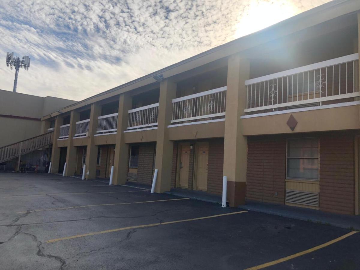 Airport Inn And Suites Tulsa Eksteriør billede