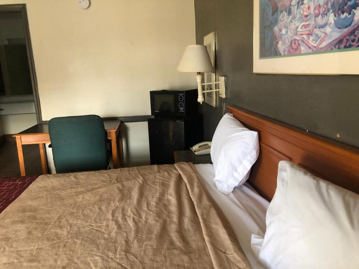 Airport Inn And Suites Tulsa Eksteriør billede