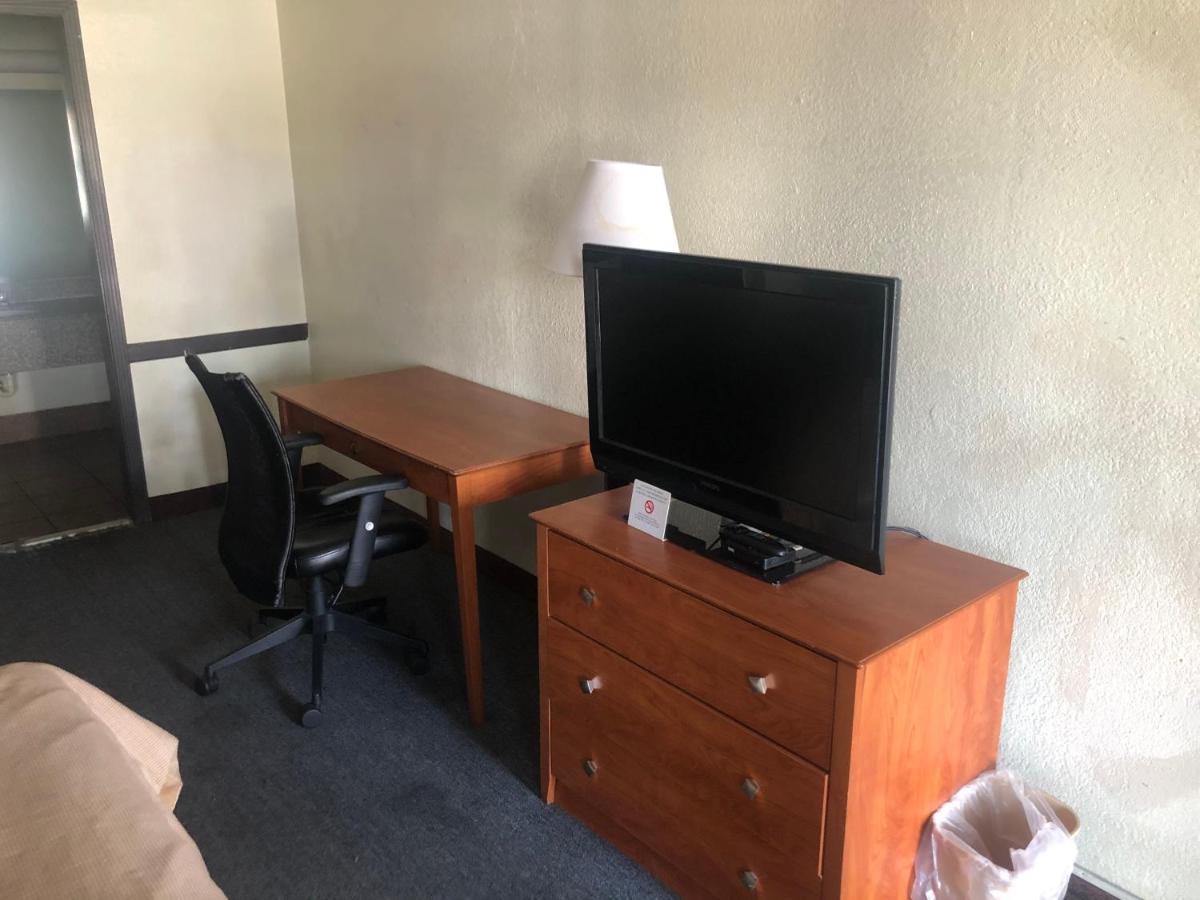 Airport Inn And Suites Tulsa Eksteriør billede